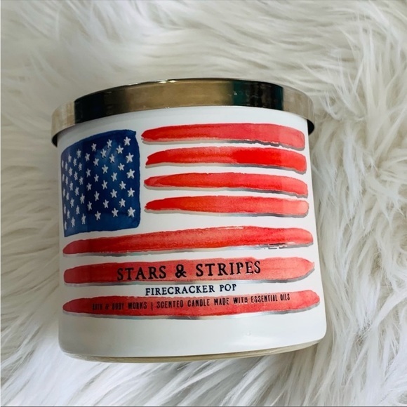 Bath and body works Firecracker Pop 3 wick candle American flag packaging cute - Picture 1 of 4